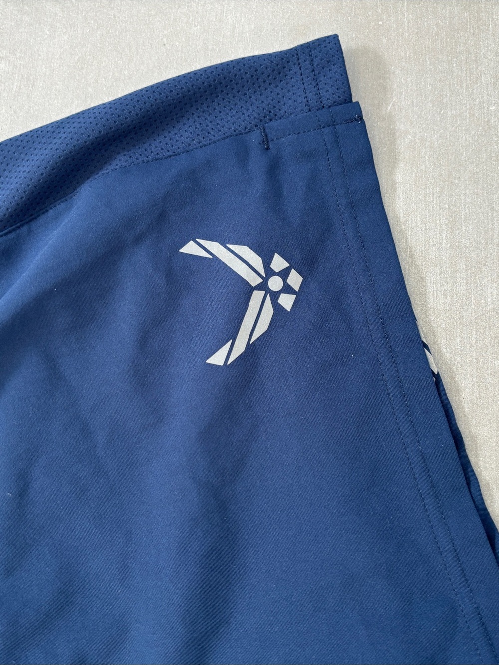 US AIR FORCE RUNNING SHORTS - Picture 2 of 4